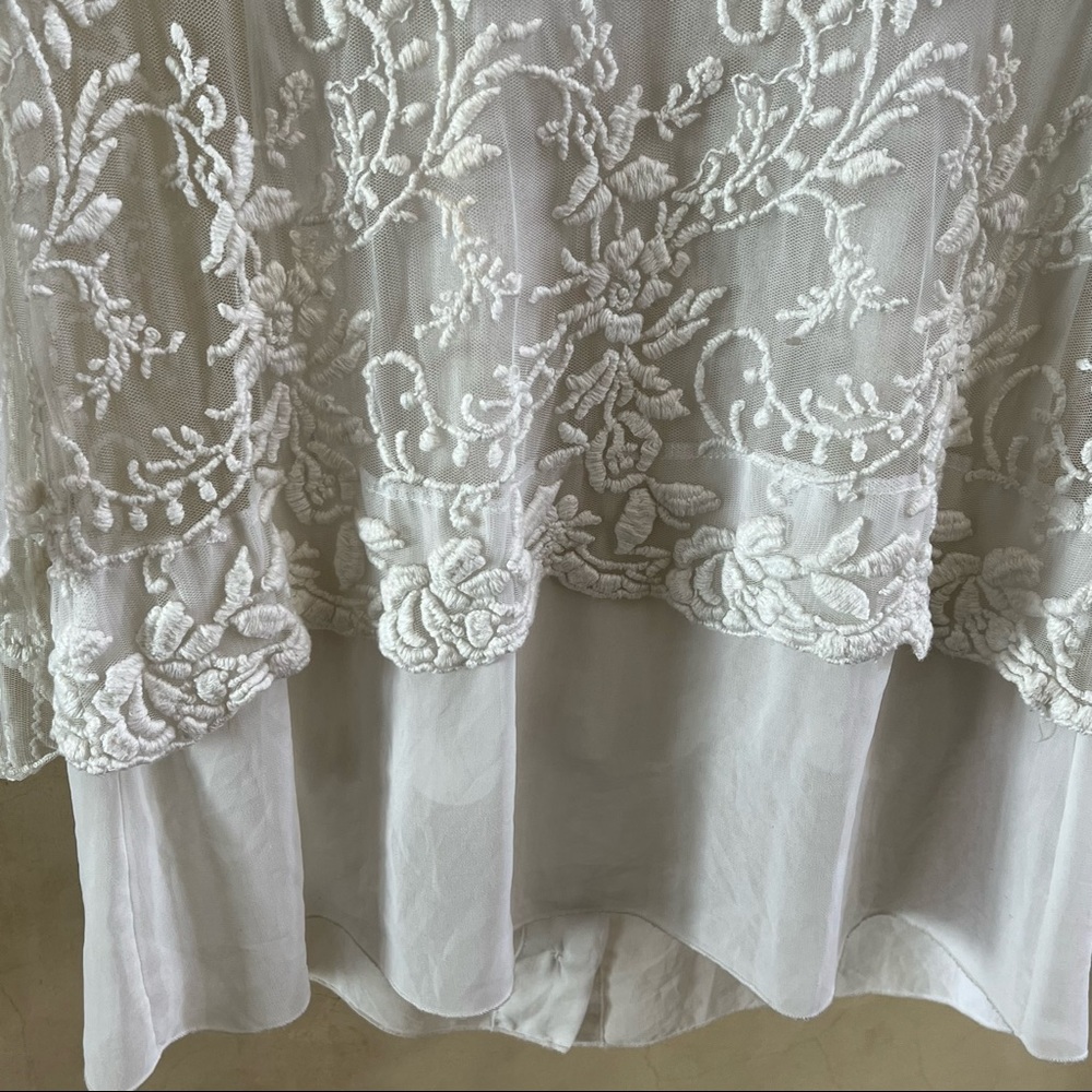 Embroidered 2 in 1 blouse - Picture 8 of 12